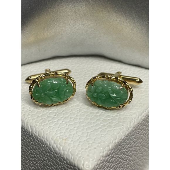 Vintage 14k yellow gold carved jade cufflinks